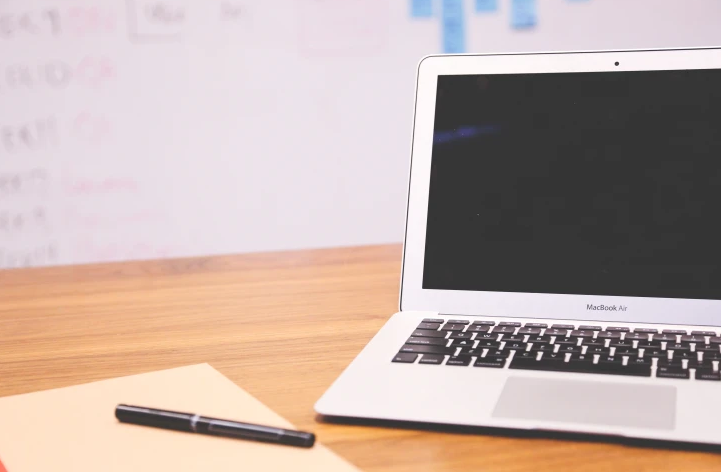 被AI“舔”着舒服，但别忘了危险